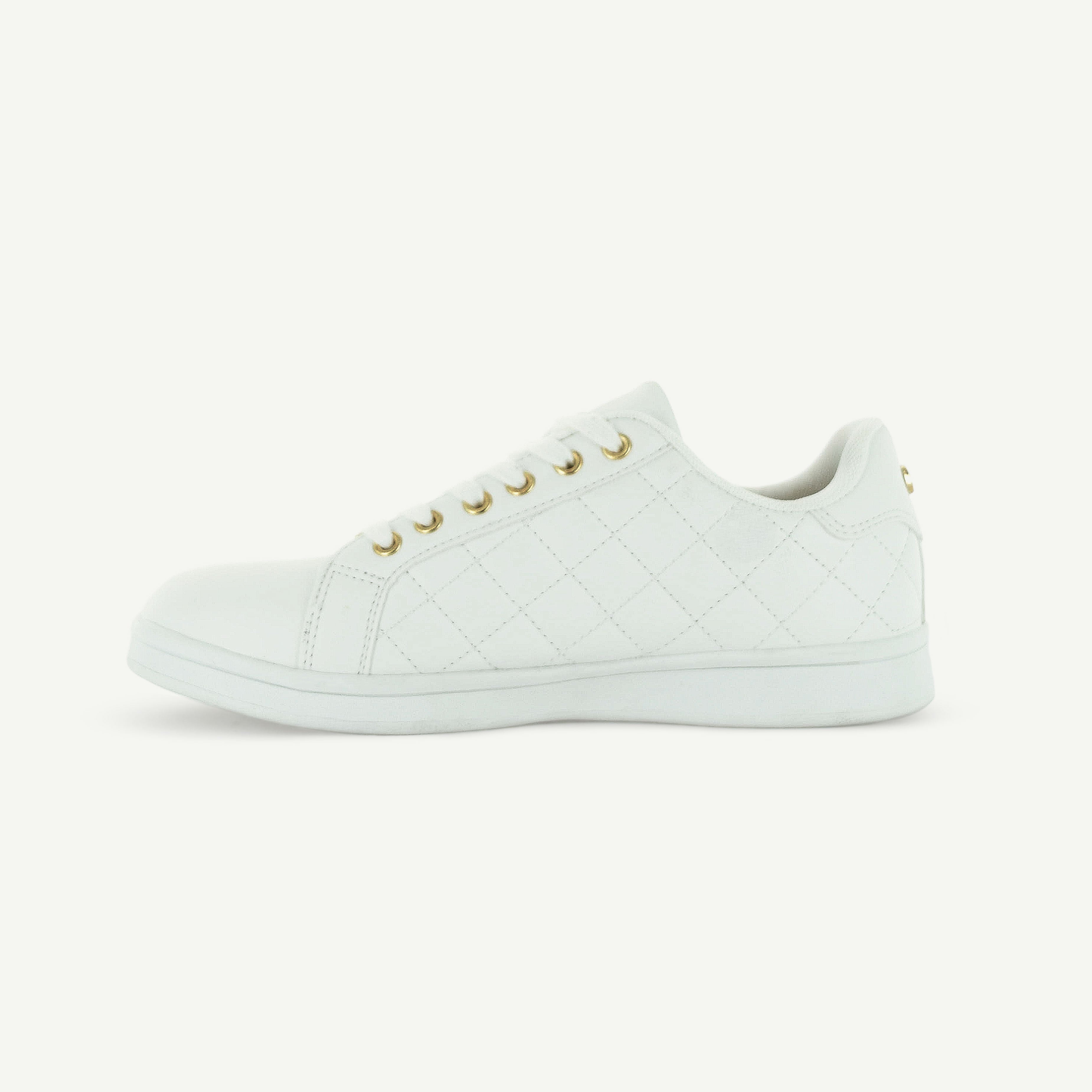 VOLTAIRE: QUILTED COURT SHOE - WHITE