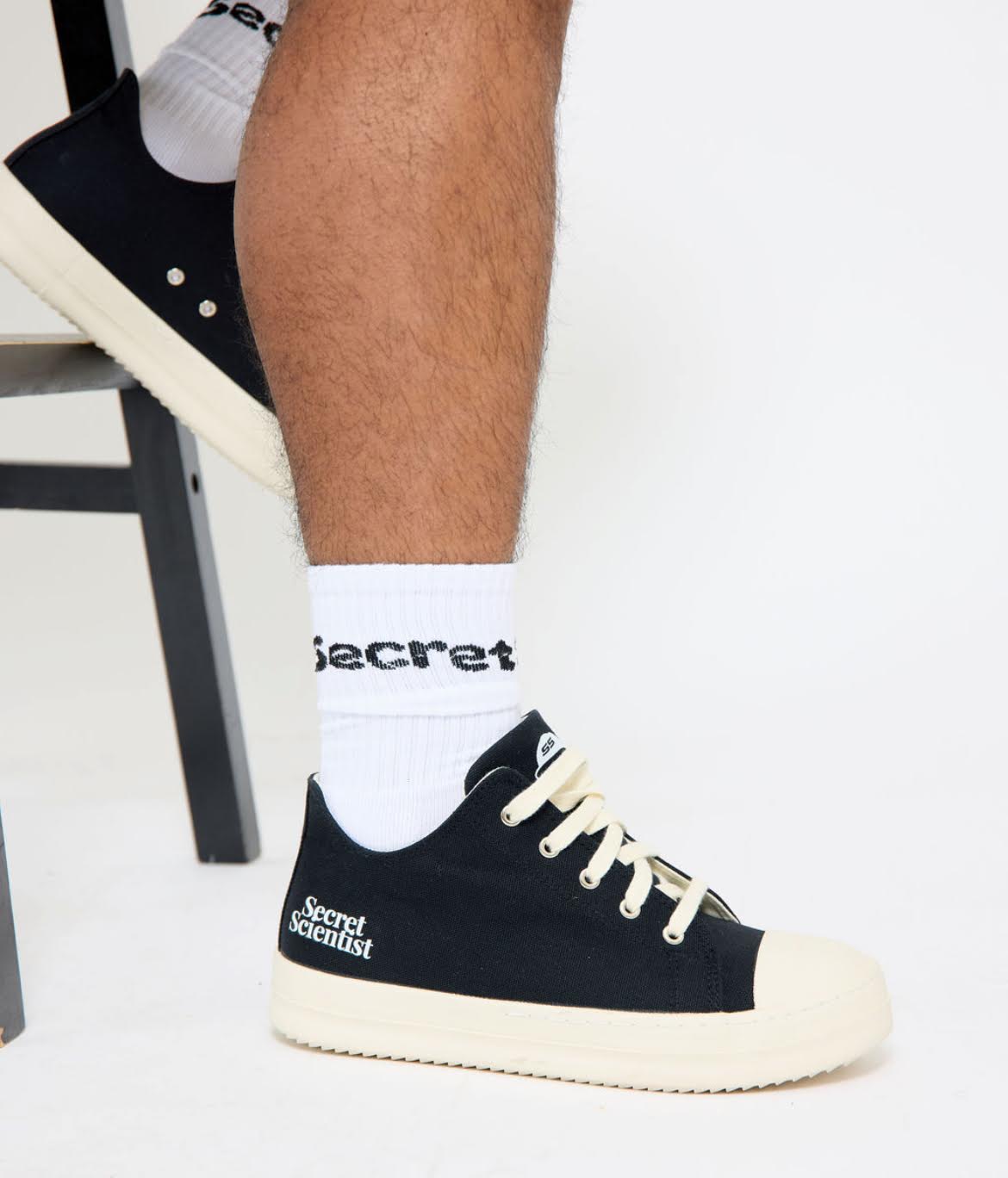 Curved Bubble Secret Socks