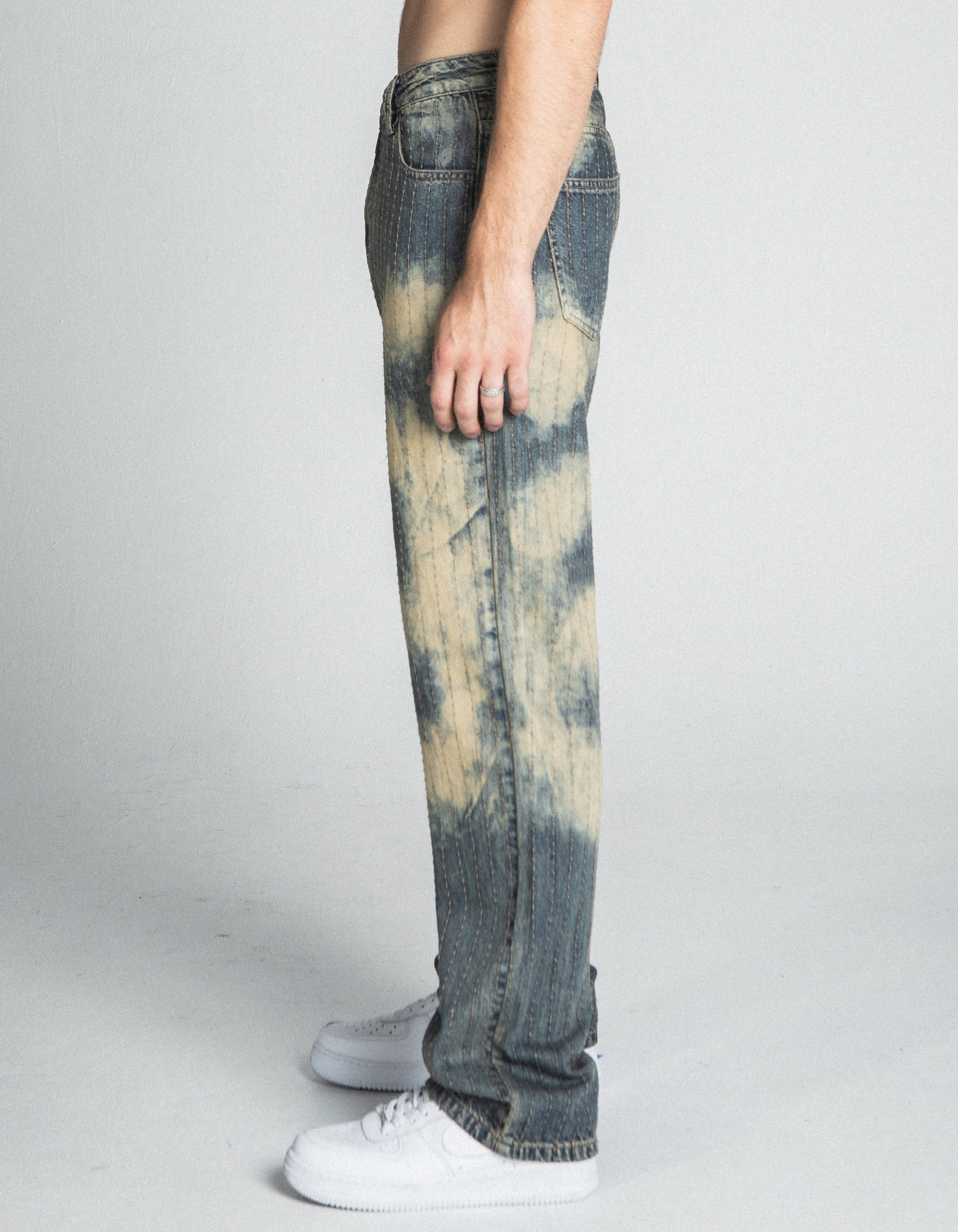 AJ01L-3 Vintage Thread Line Loose Jeans