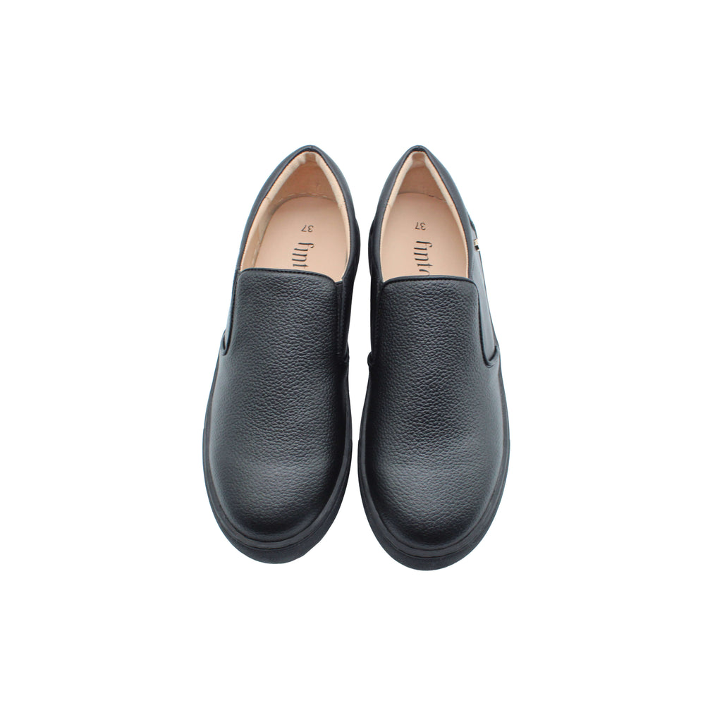 Fintoes Black Leather Boys Weekday Step-In Shoe / Pebbled Leather Front And Back  For Work And School