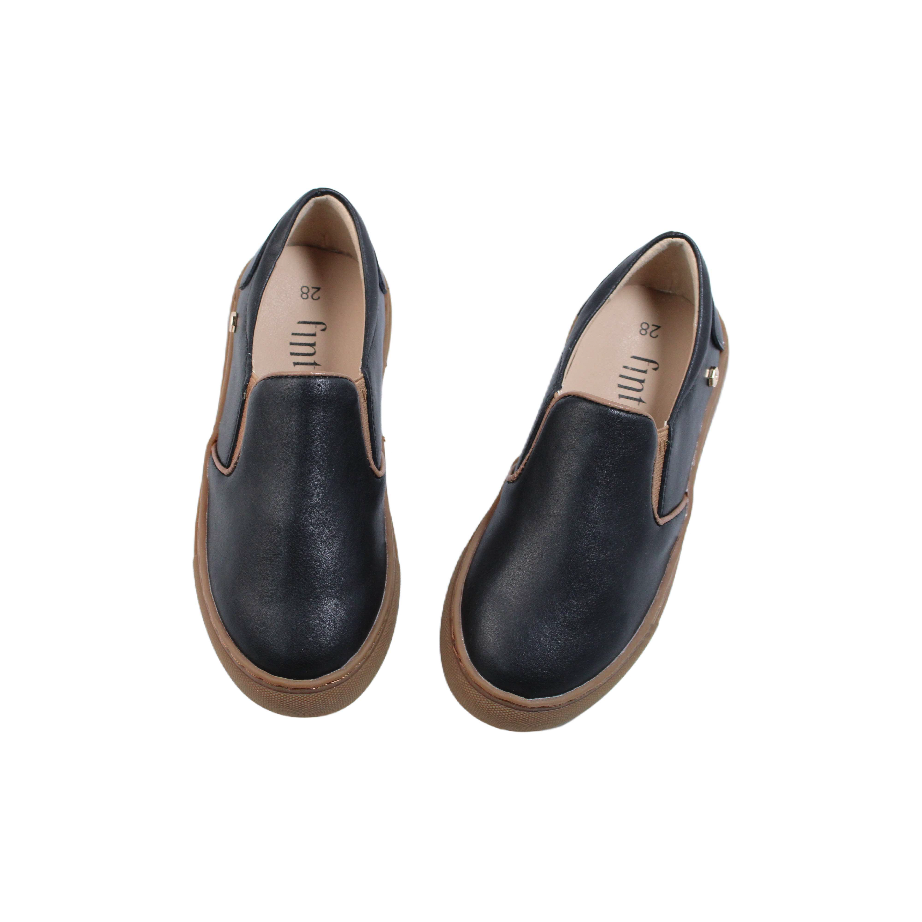 Fintoes Black Leather Step In Shoe/ Brown Trim.
This Shoe Runs Big. We Advise Sizing Down.  For Work And School