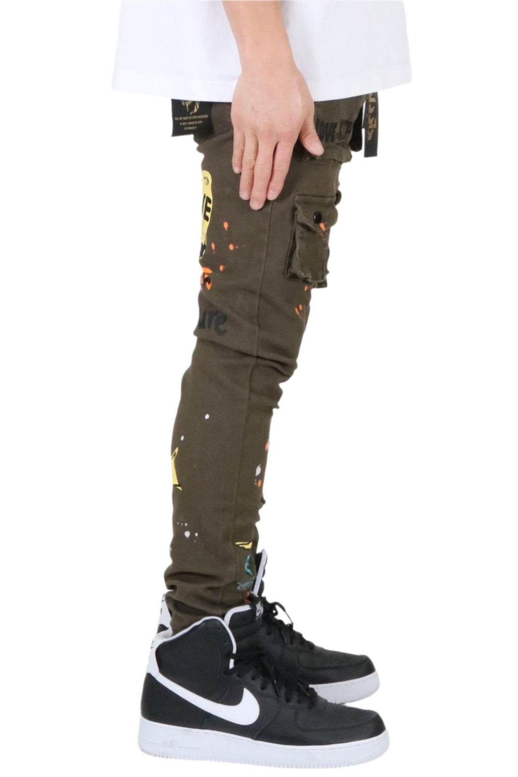 Zati Men's premium skinny twill cargo pants.