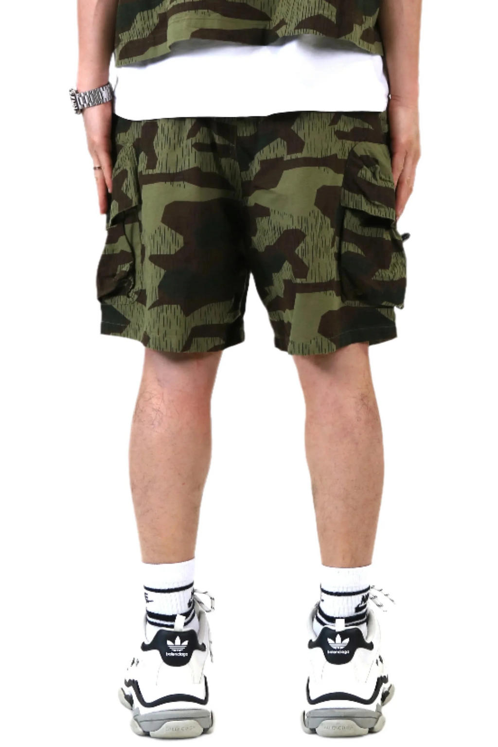 EFFEST Fine Ripstop Twill Wide bottom opening short pants.