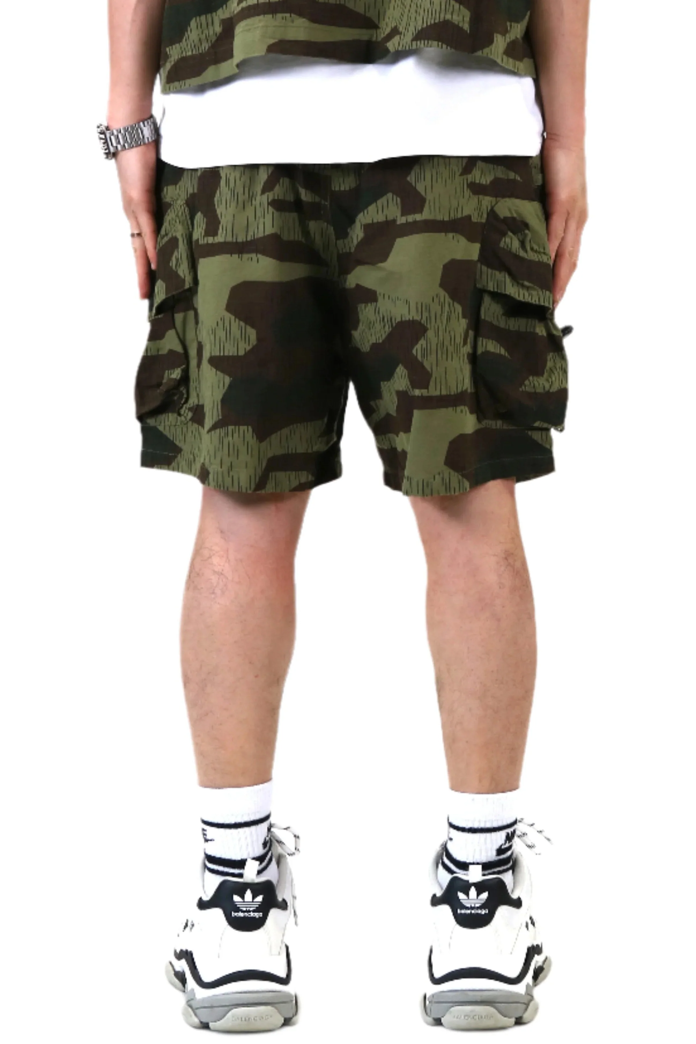 EFFEST Fine Ripstop Twill Wide bottom opening short pants.