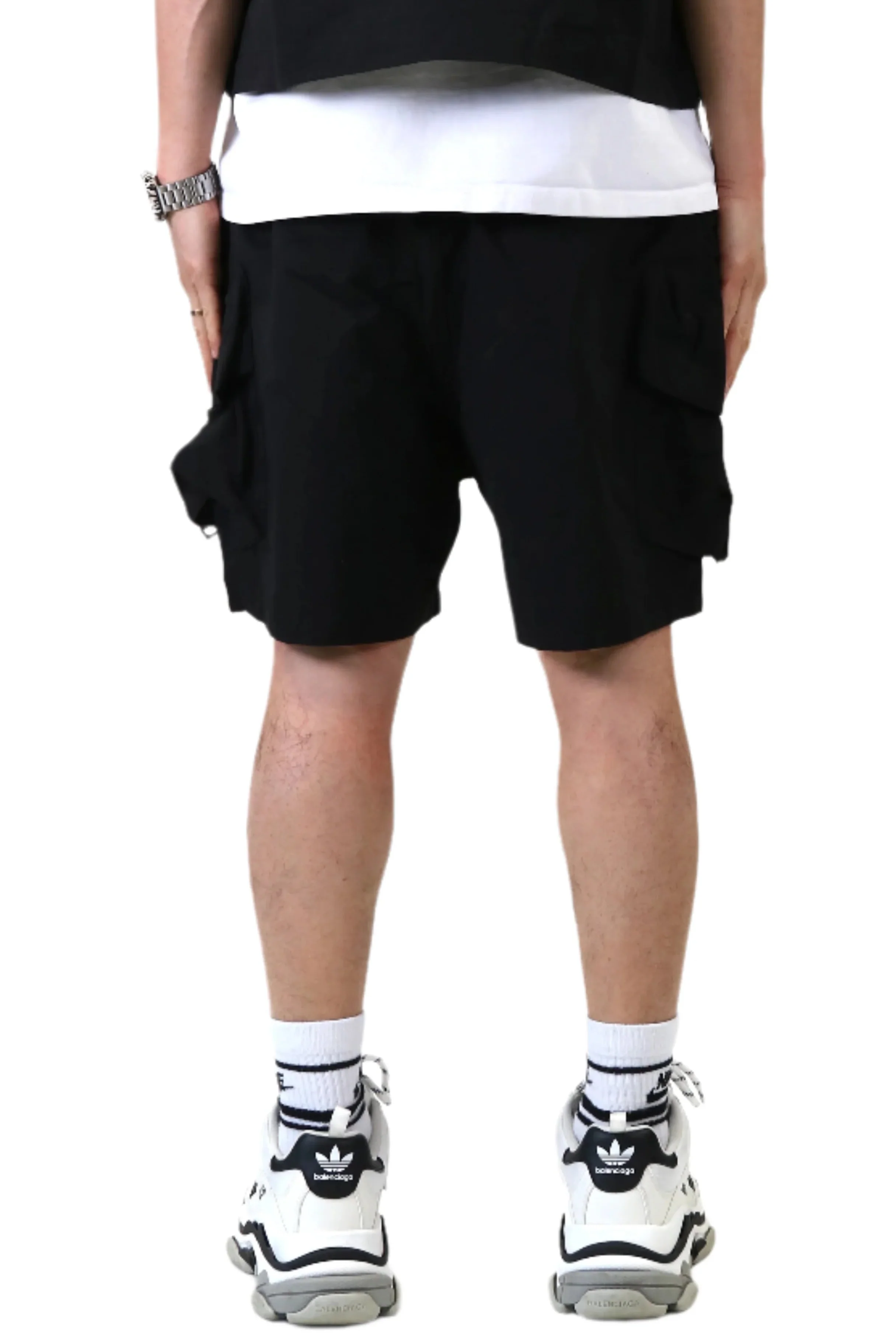 VUSE Fine Twill Wide bottom opening short pants.